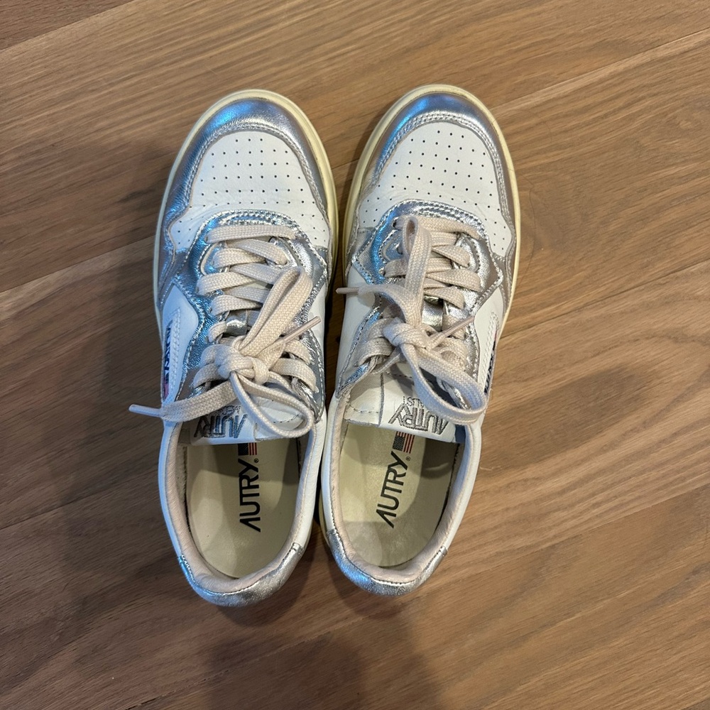 Autry Medalist Low Goat in White and silver, Size 38 EU worn twice